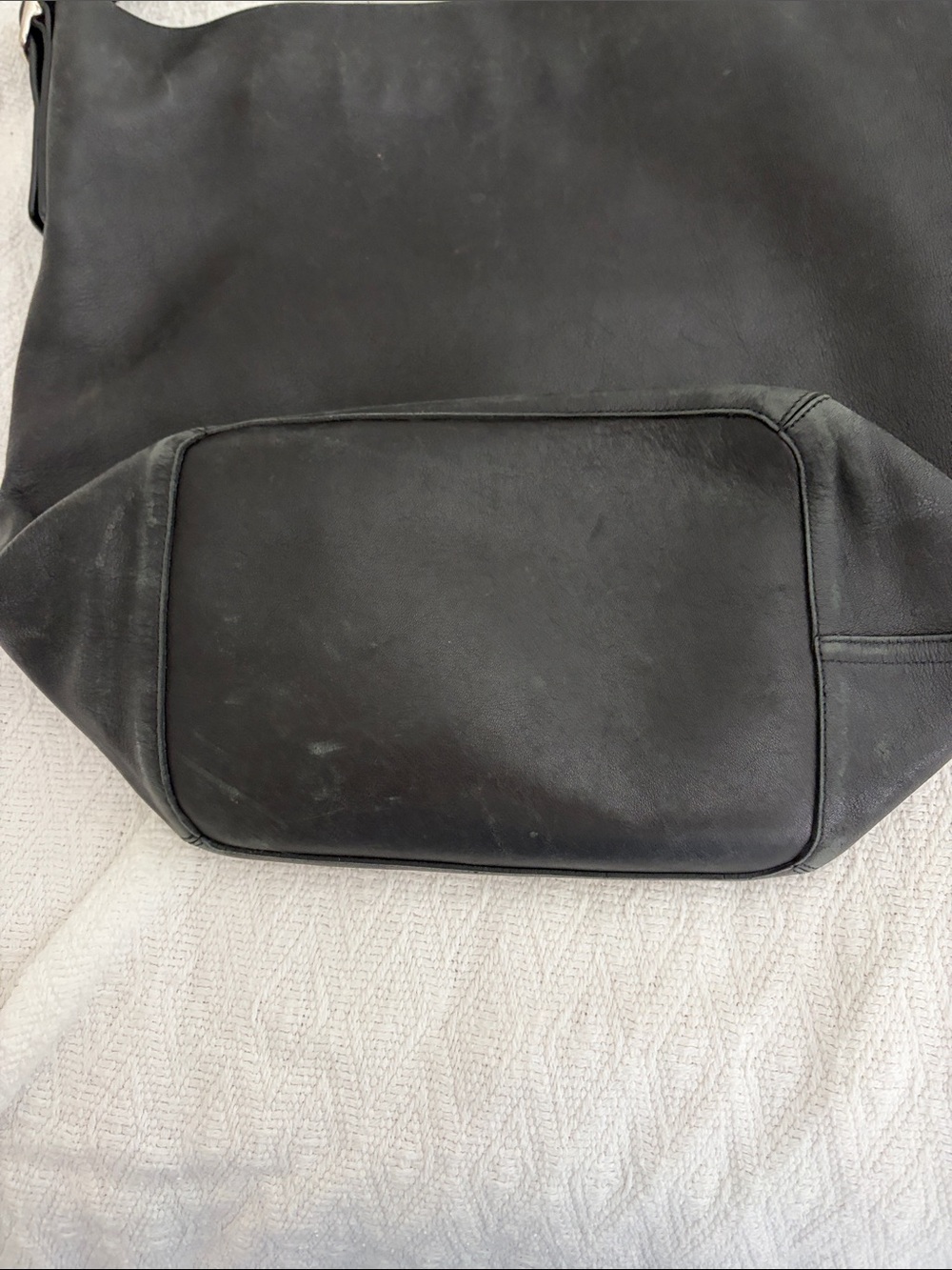 Vintage Coach Black Leather Hobo Shoulder Bag with Wide Strap - Picture 6 of 8